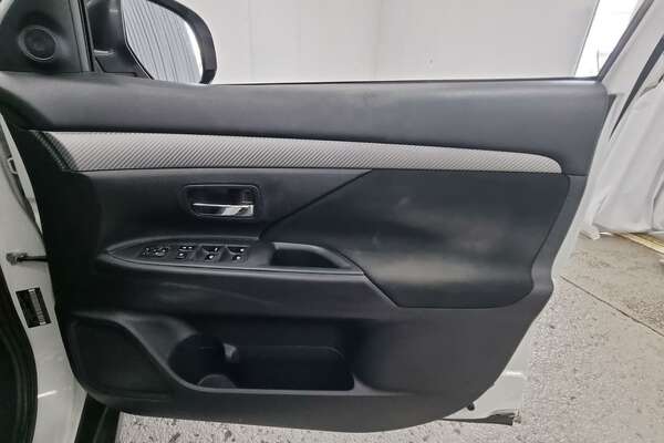 2018 Mitsubishi Outlander ES ADAS ZL