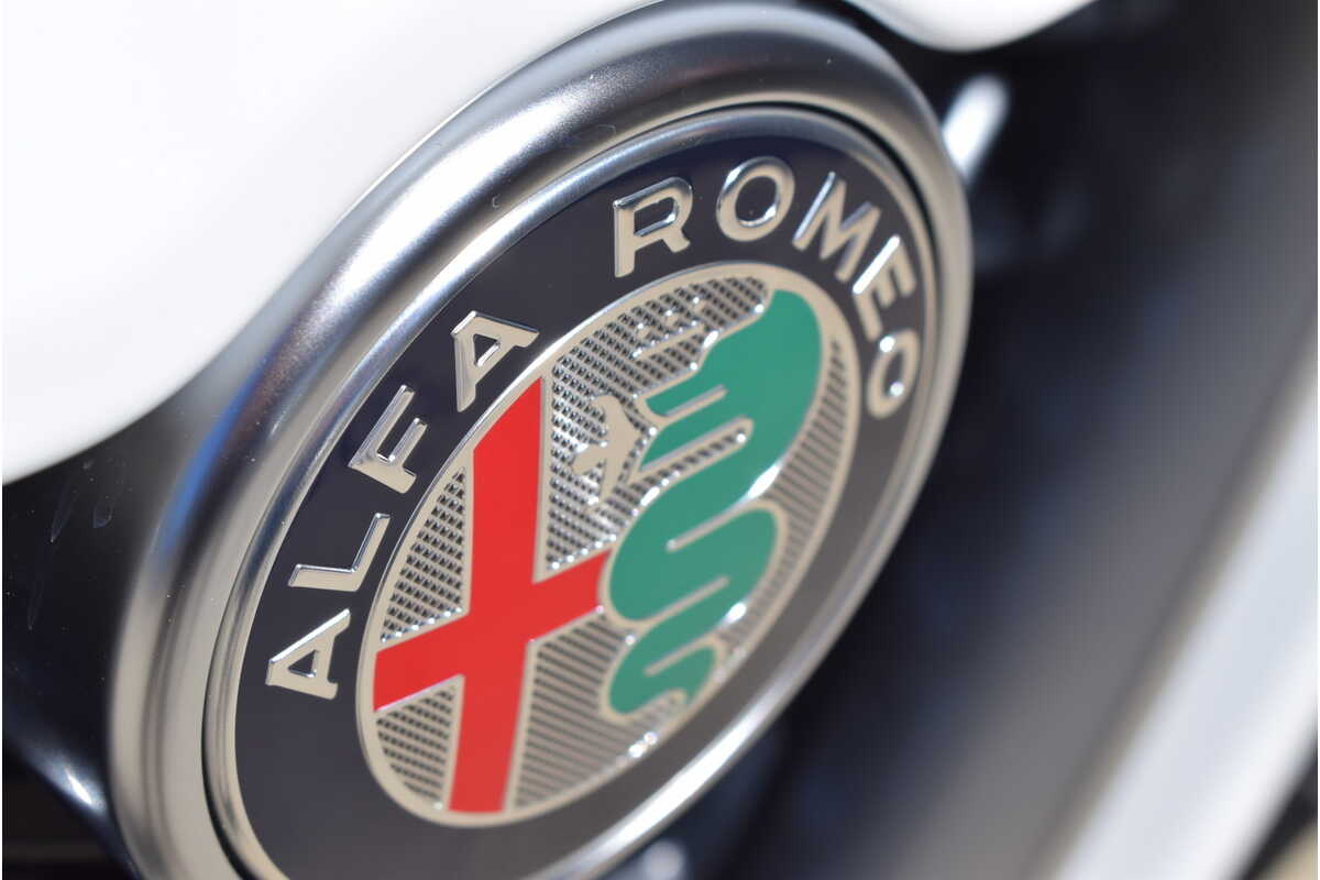2023 Alfa Romeo Stelvio TI