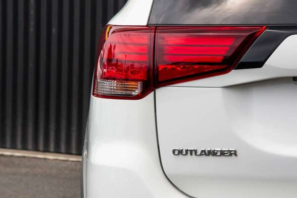 2019 Mitsubishi Outlander LS ZL