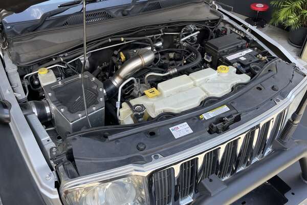 2010 Jeep Cherokee Limited (4x4) KK