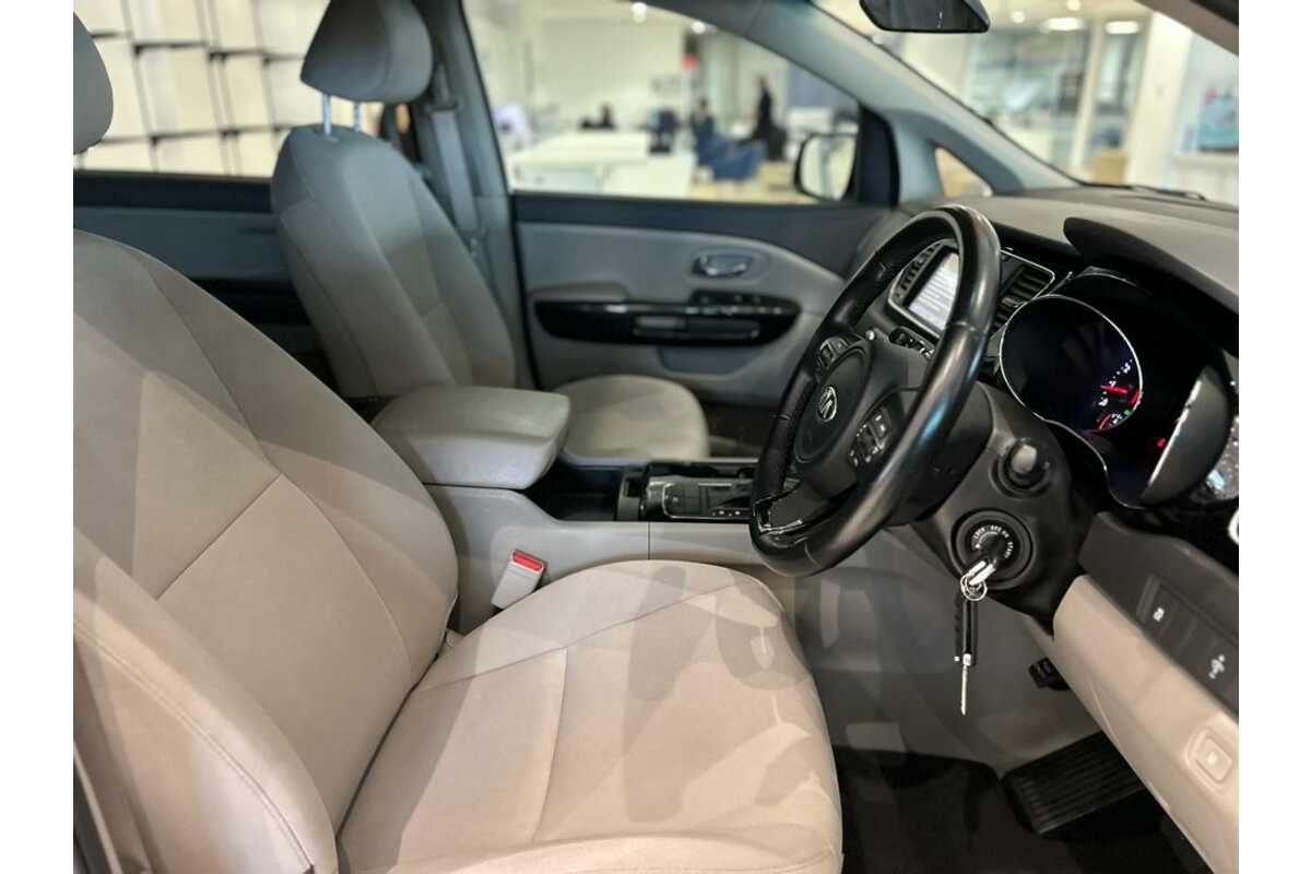 2015 Kia Carnival Si YP