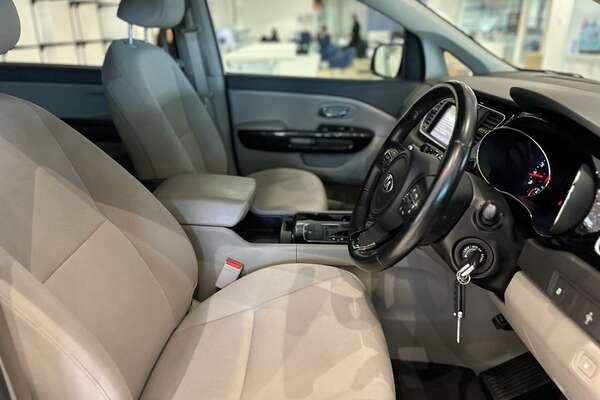 2015 Kia Carnival Si YP