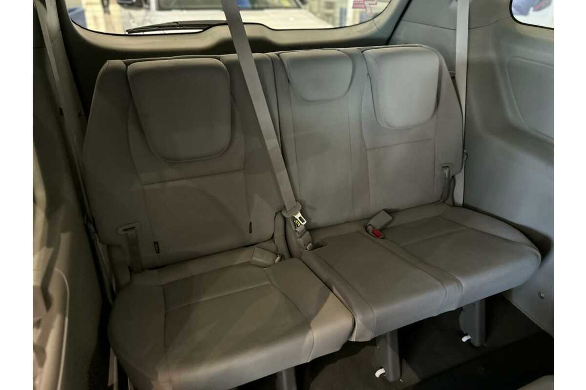 2015 Kia Carnival Si YP