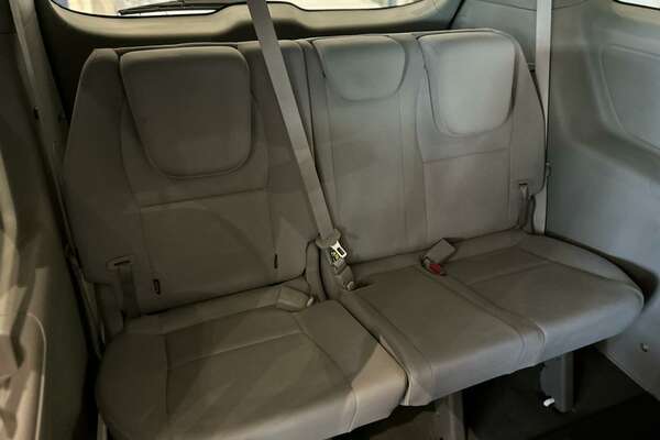 2015 Kia Carnival Si YP