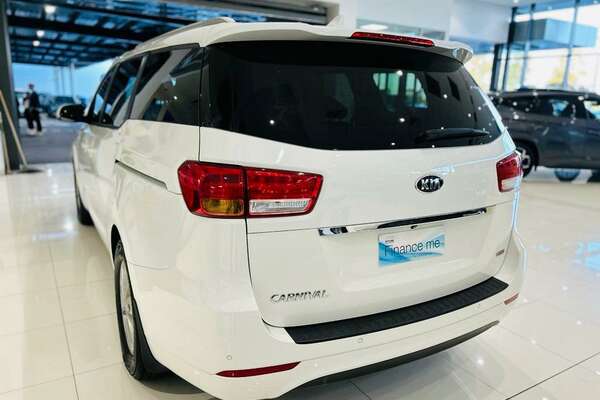 2015 Kia Carnival Si YP
