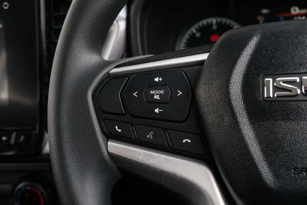 2023 Isuzu D-MAX LS-M