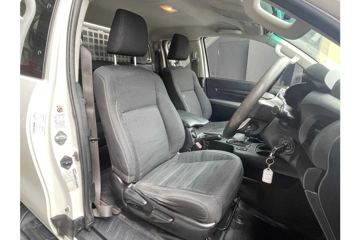 2017 Toyota Hilux SR (4x4) GUN126R MY17