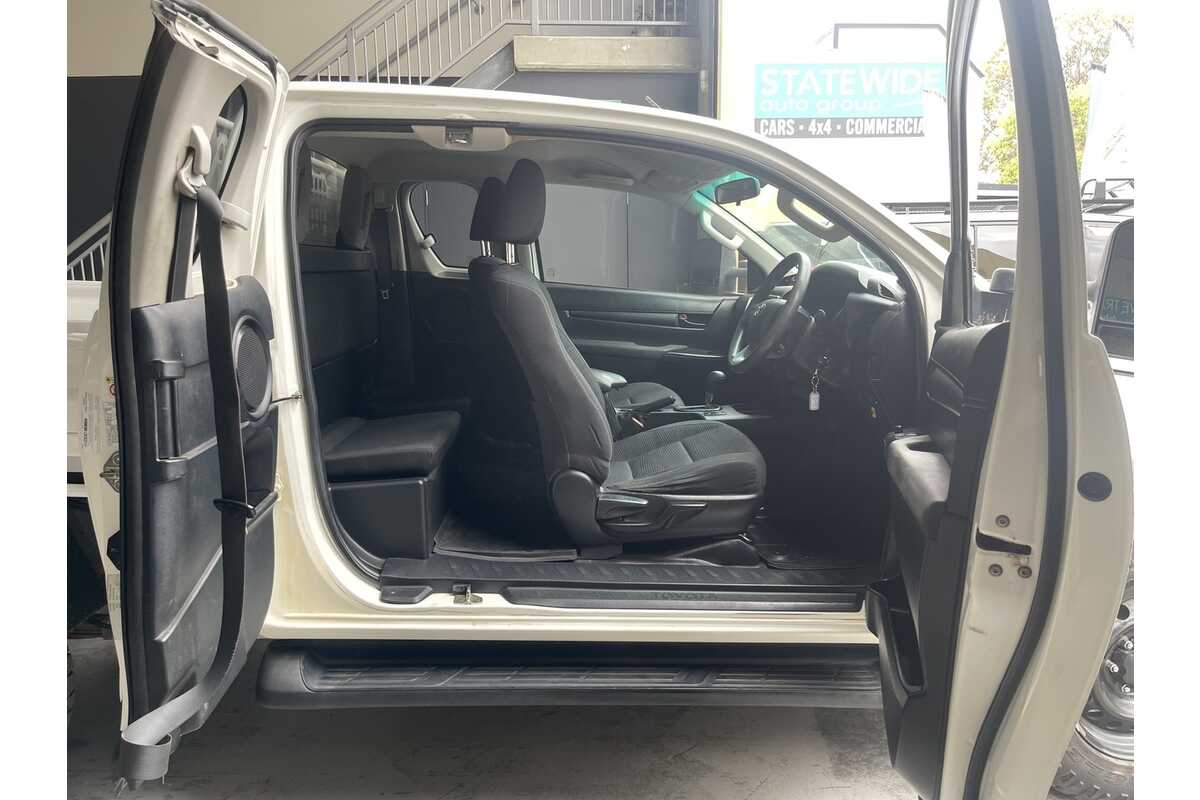 2017 Toyota Hilux SR (4x4) GUN126R MY17