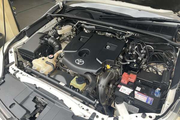2017 Toyota Hilux SR (4x4) GUN126R MY17