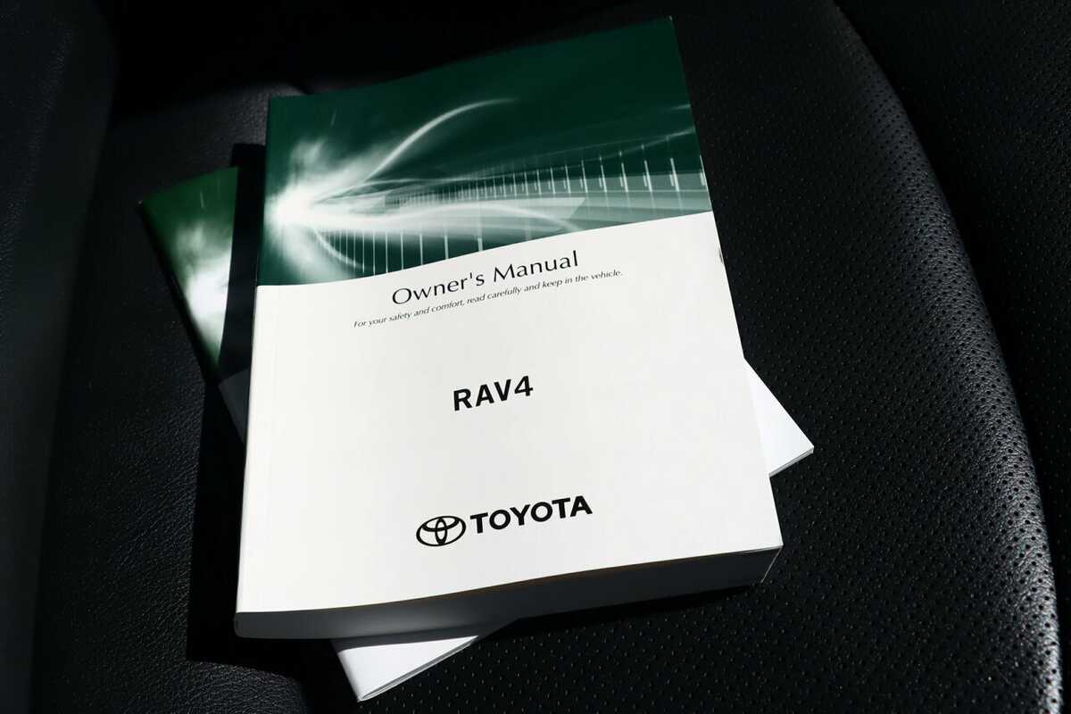 2023 Toyota RAV4 Cruiser 2WD Axah52R