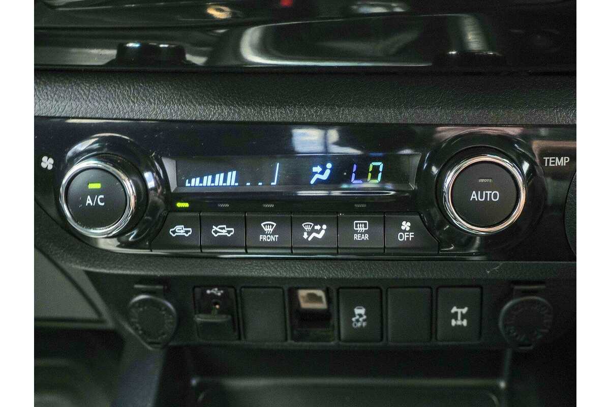 2015 Toyota Hilux SR5 GUN126R