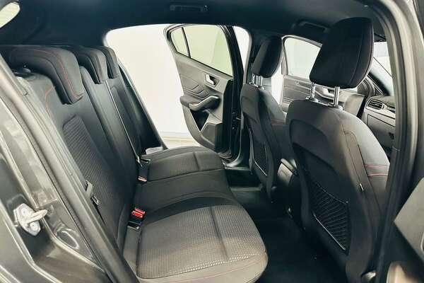 2018 Ford Focus ST-Line SA