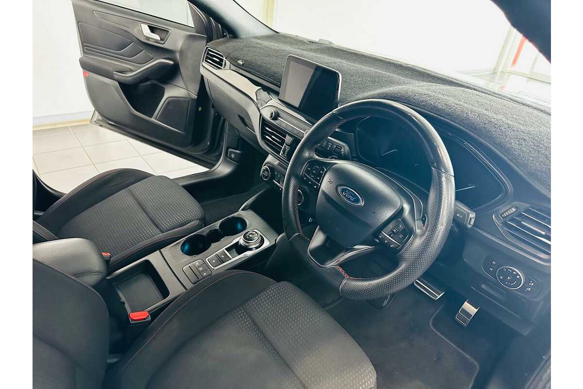 2018 Ford Focus ST-Line SA