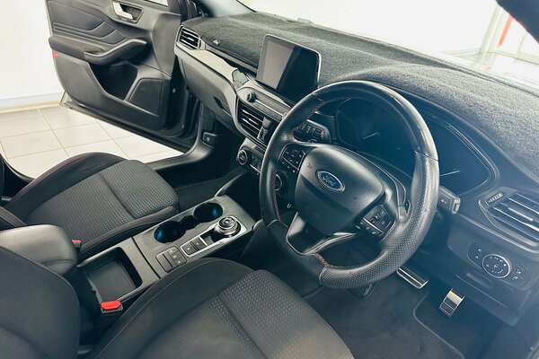 2018 Ford Focus ST-Line SA