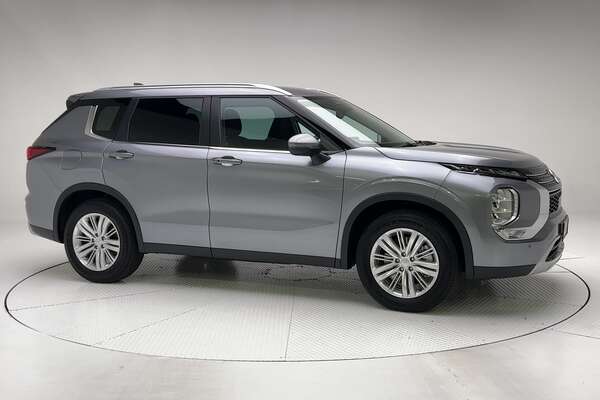 2022 Mitsubishi Outlander LS ZM