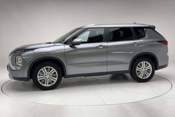 2022 Mitsubishi Outlander LS ZM