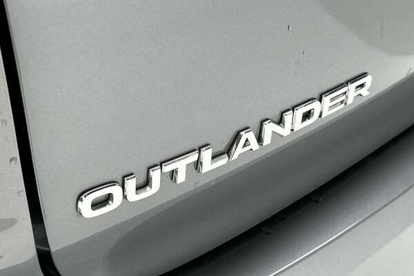 2022 Mitsubishi Outlander LS ZM