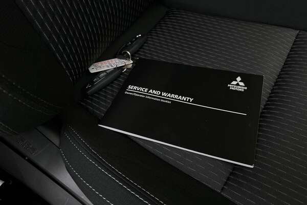 2022 Mitsubishi Outlander LS ZM