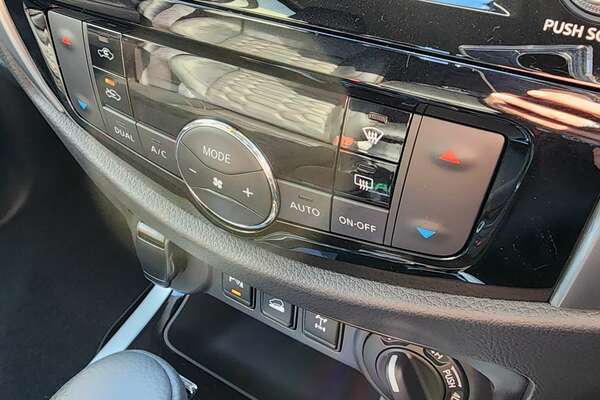 2023 Nissan Navara ST-X D23