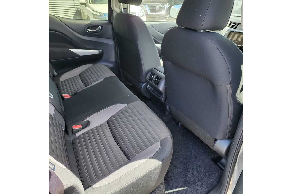 2023 Nissan Navara ST D23