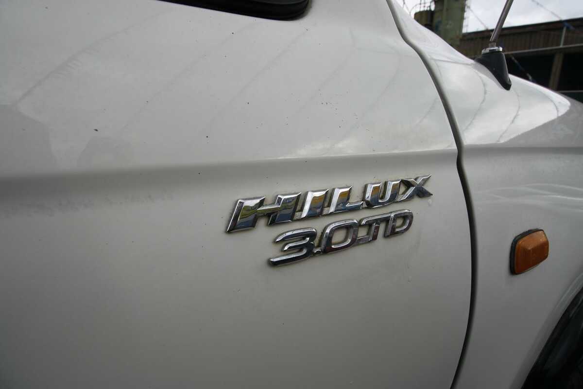 2001 Toyota Hilux SR5 KZN165R 4X4