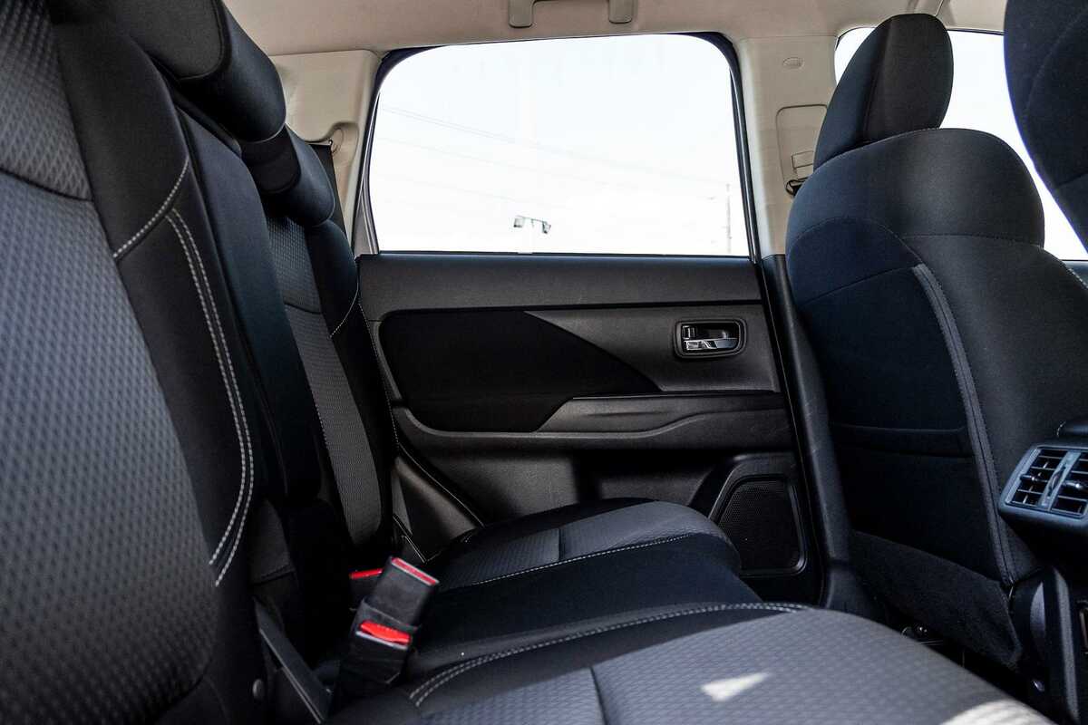 2019 Mitsubishi Outlander ES ZL