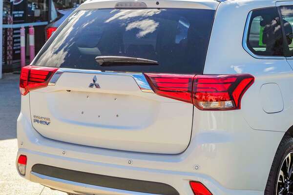 2018 Mitsubishi Outlander PHEV LS ZK