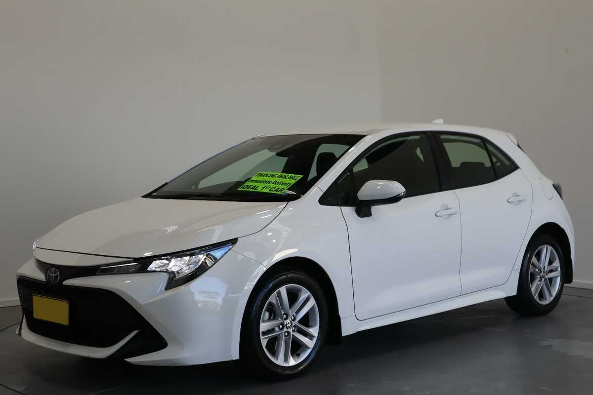 2020 Toyota Corolla Hatch Ascent Sport 2.0L5 Door002 4405540A0