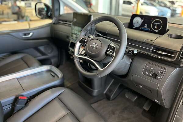 2023 Hyundai STARIA Highlander US4.V2