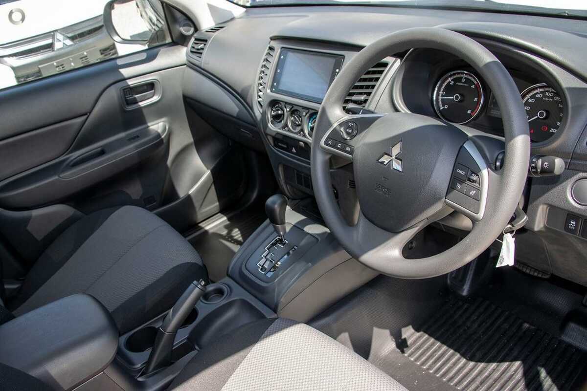 2023 Mitsubishi Triton GLX MR