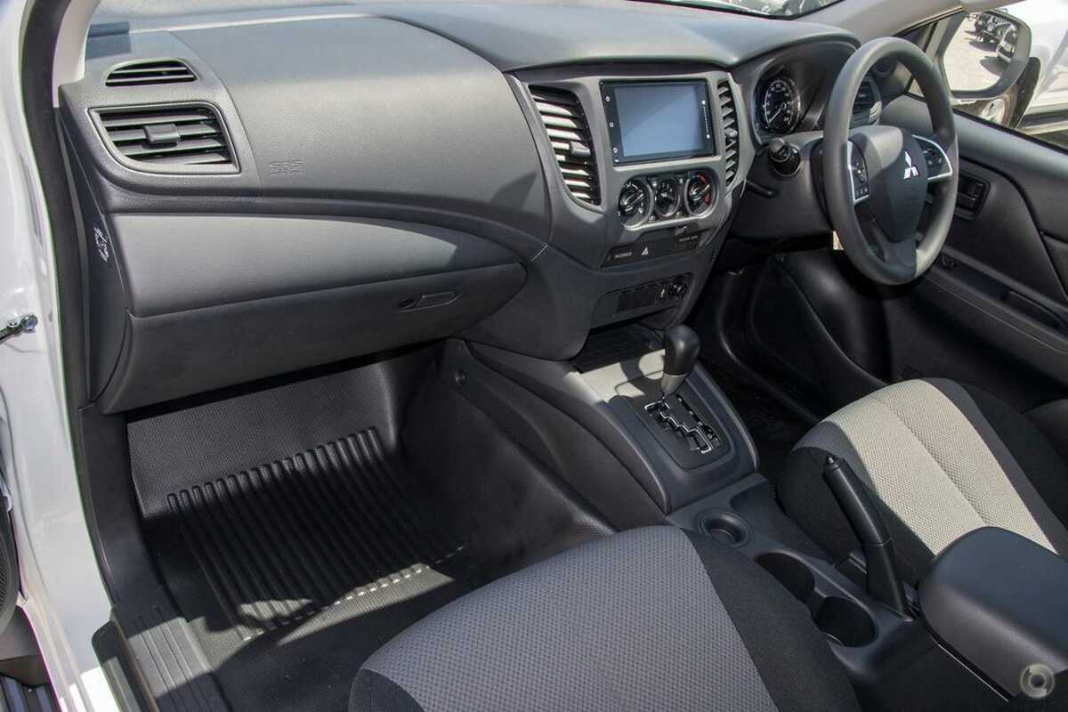 2023 Mitsubishi Triton GLX MR