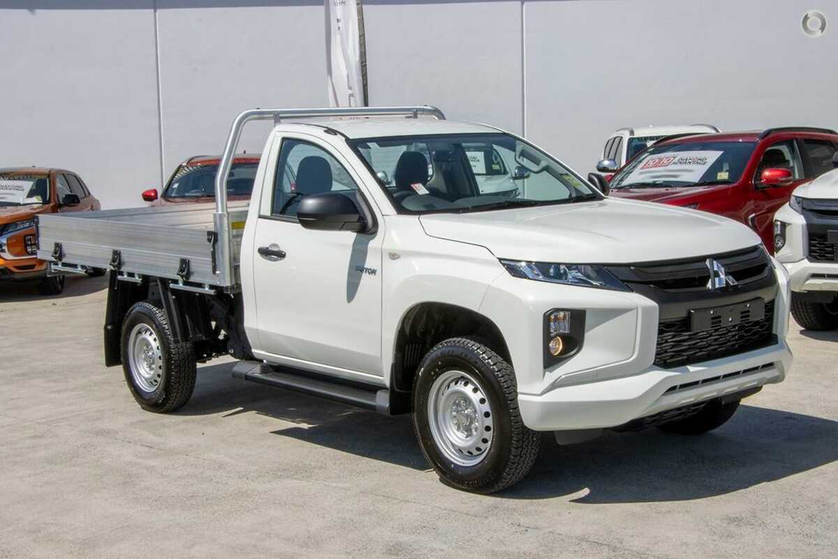 2023 Mitsubishi Triton GLX MR