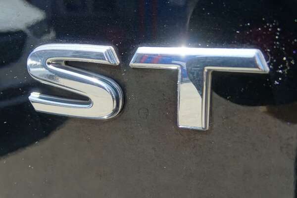 2015 Nissan Pathfinder ST R52