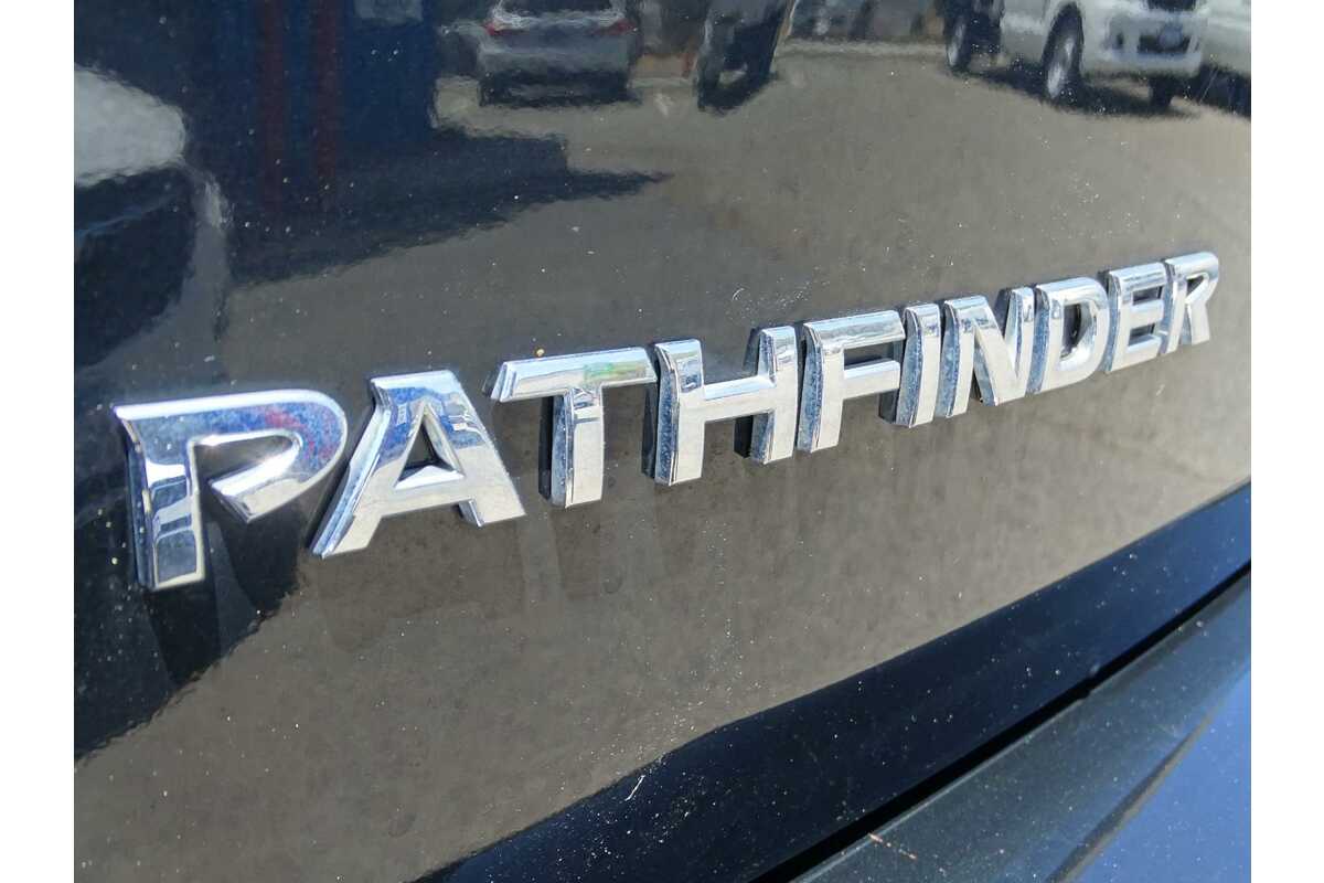 2015 Nissan Pathfinder ST R52