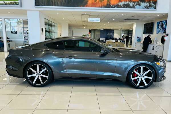 2015 Ford Mustang  FM