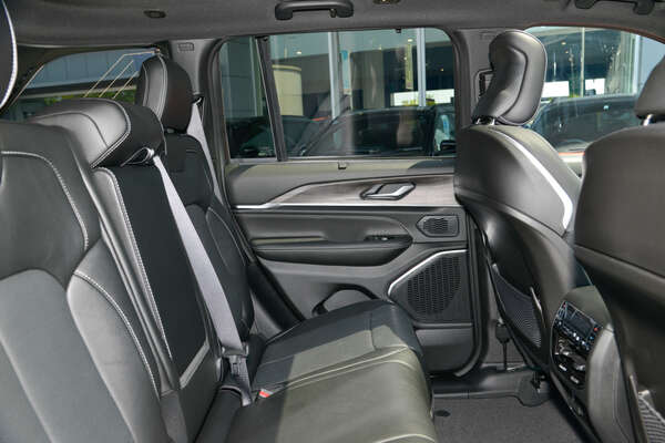 2023 Jeep Grand Cherokee Overland WL