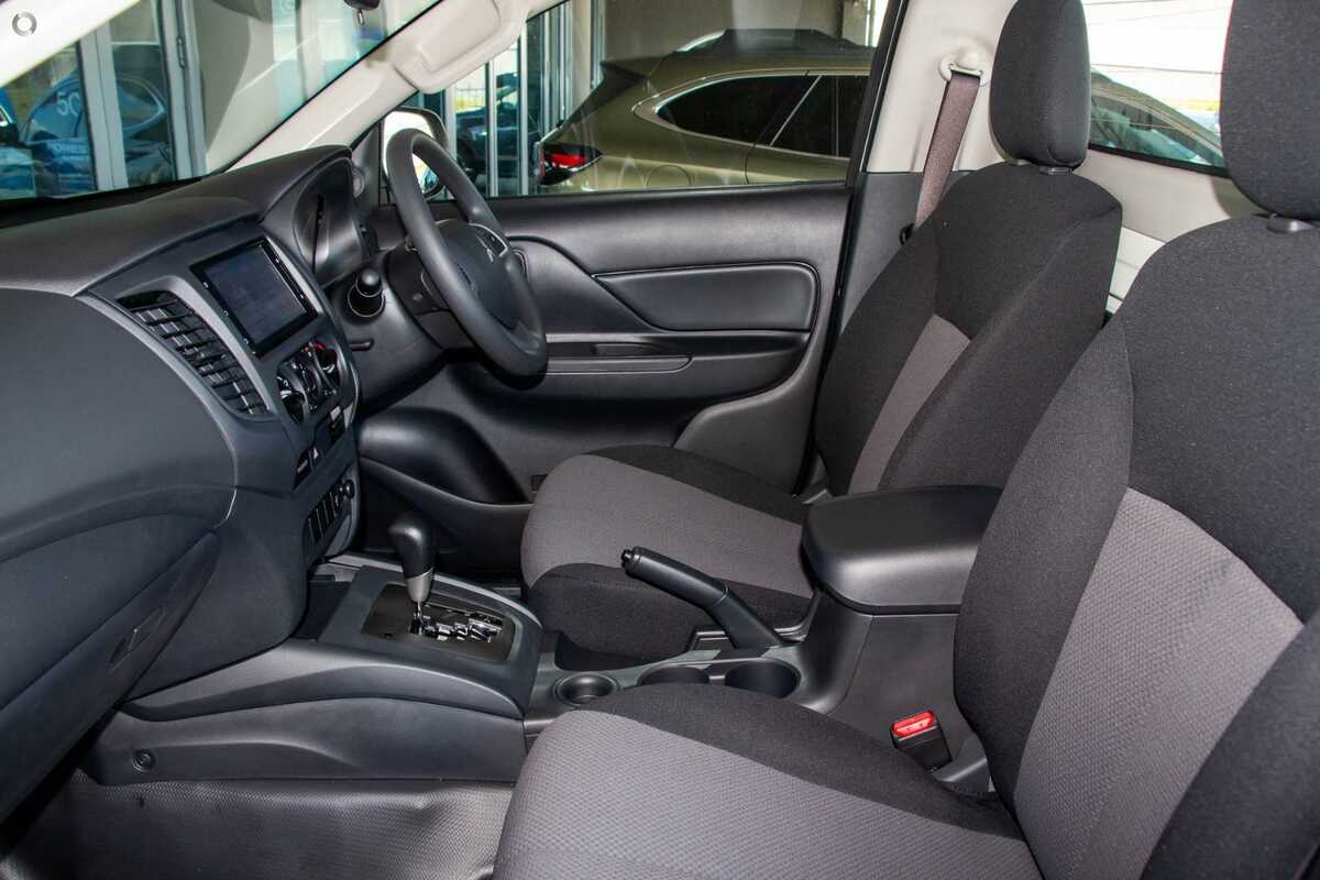 2023 Mitsubishi Triton GLX MR