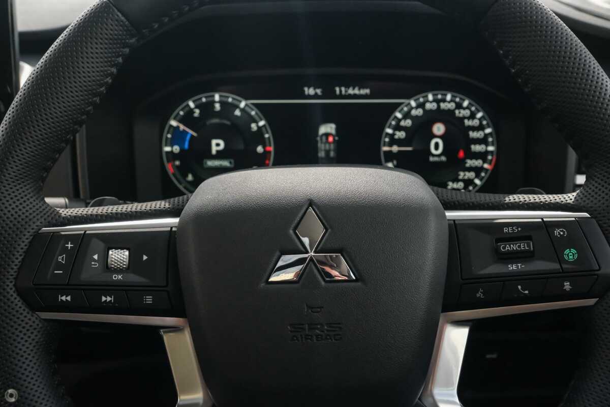 2023 Mitsubishi Outlander Exceed ZM