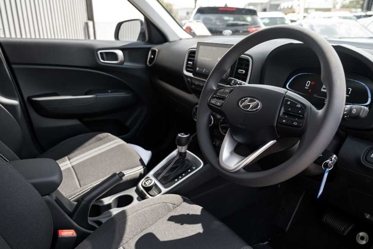 2023 Hyundai Venue  QX.V5