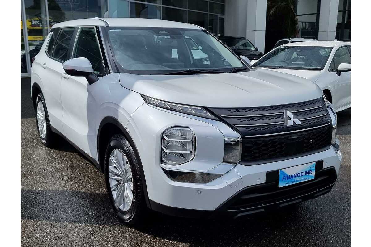 2023 Mitsubishi Outlander ES ZM