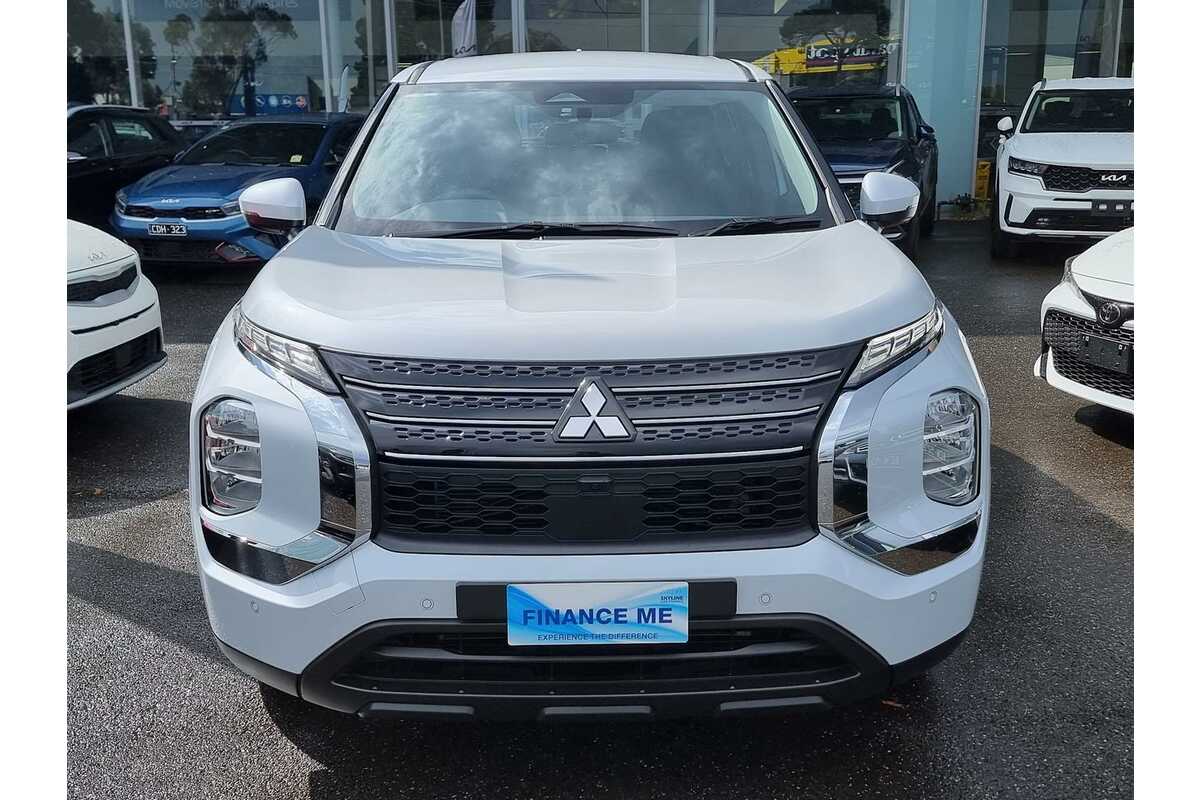 2023 Mitsubishi Outlander ES ZM