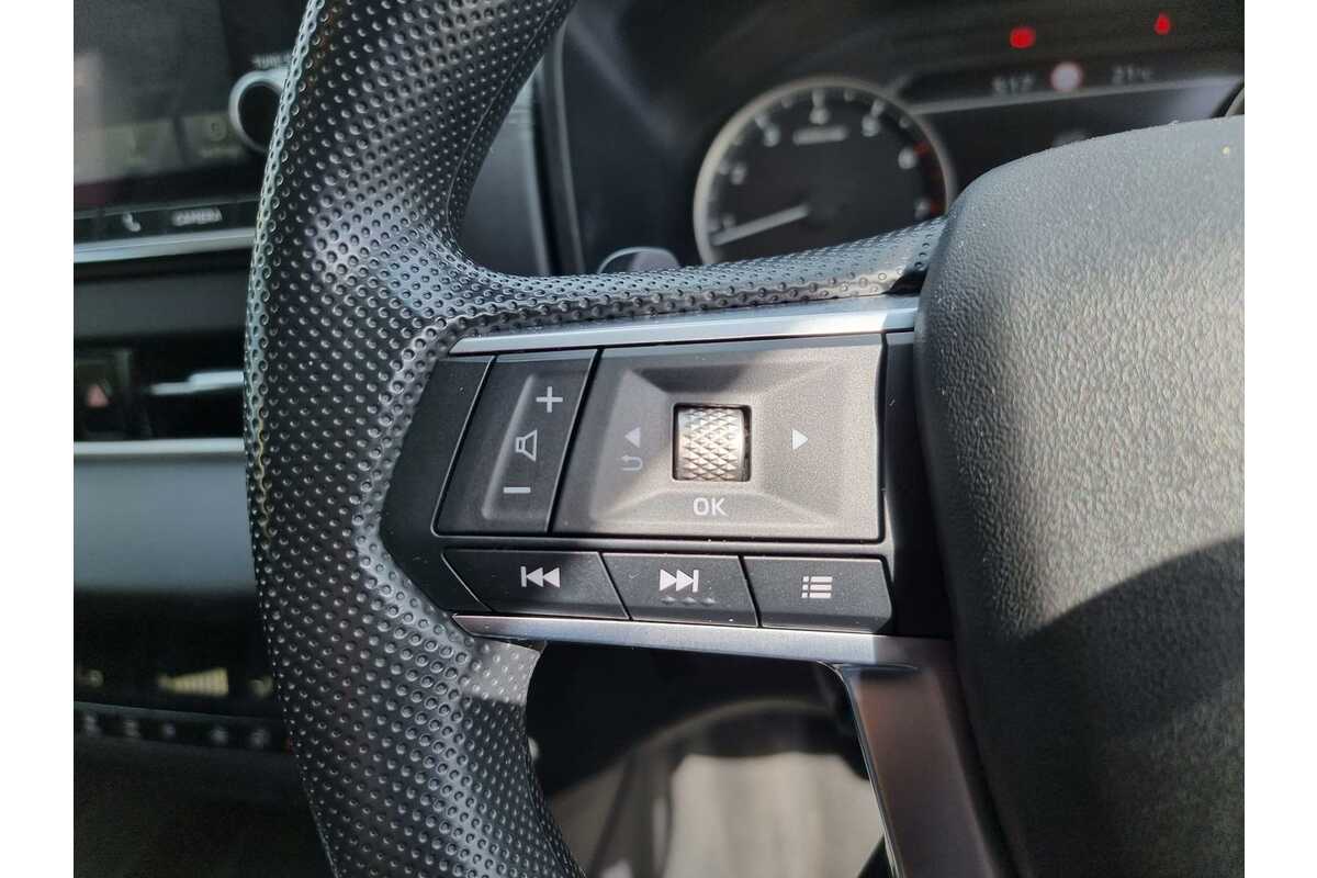 2023 Mitsubishi Outlander ES ZM