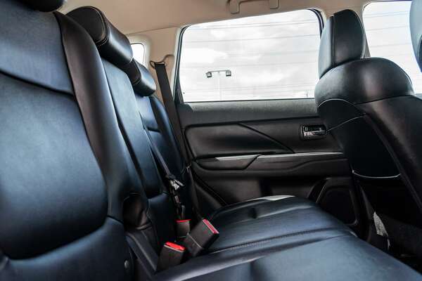 2018 Mitsubishi Outlander Exceed ZL