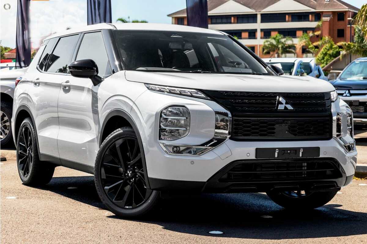 2023 Mitsubishi Outlander LS Black Edition ZM