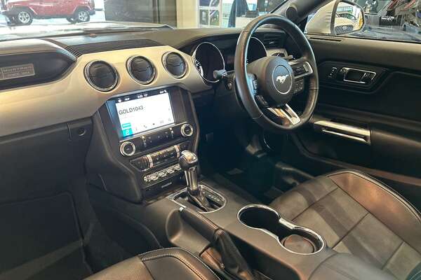 2016 Ford Mustang  FM