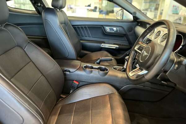 2016 Ford Mustang  FM