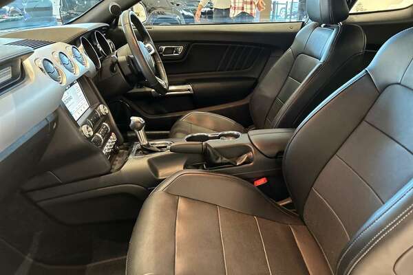 2016 Ford Mustang  FM