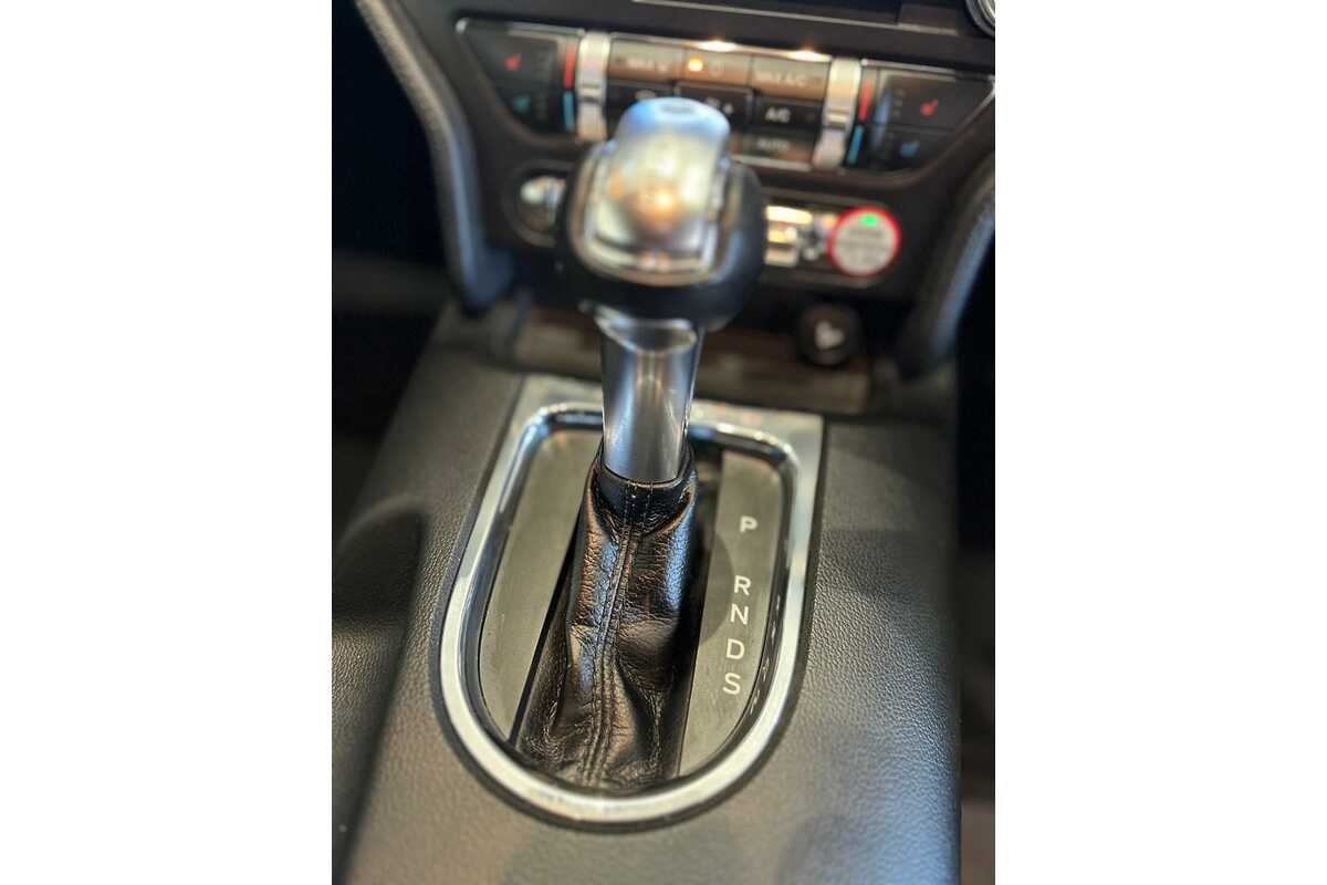 2016 Ford Mustang  FM