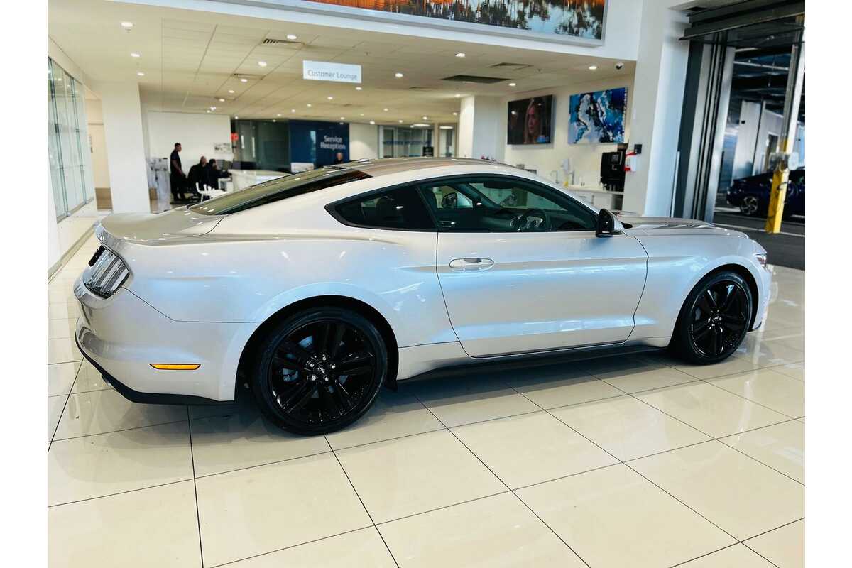 2016 Ford Mustang  FM