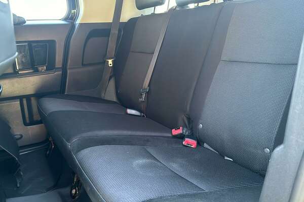 2011 Toyota FJ Cruiser  GSJ15R